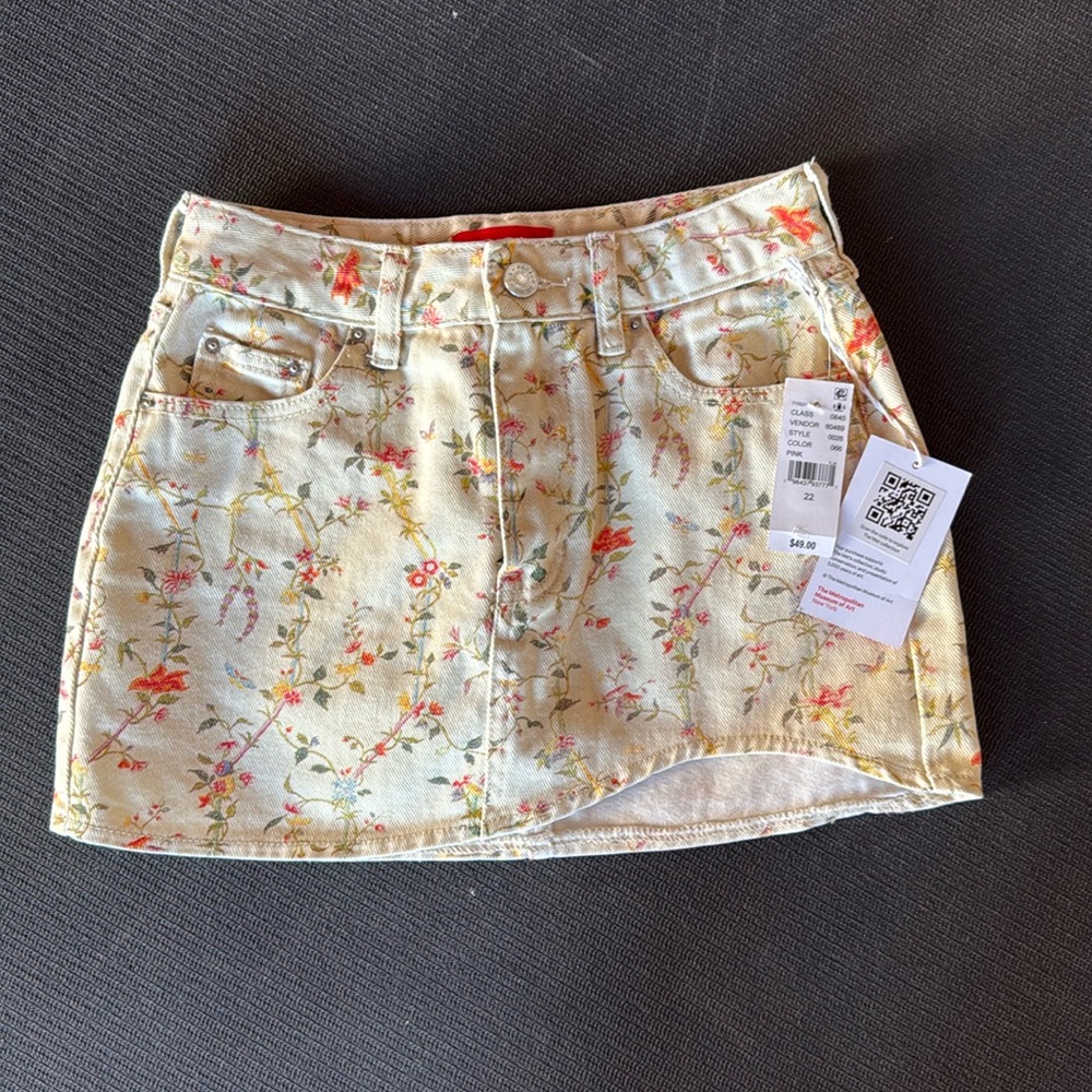 Passing, The Met, mini floral denim skirt, size 22, new with tags